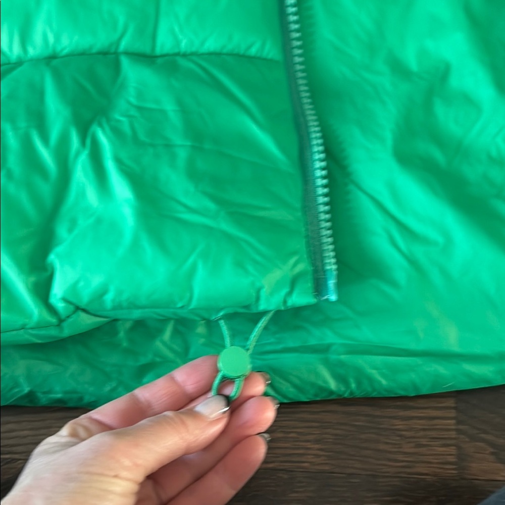 Green Puffer Vest cropped - Picture 4 of 6